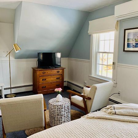 Ashley Manor Bed & Breakfast Barnstable Exterior photo