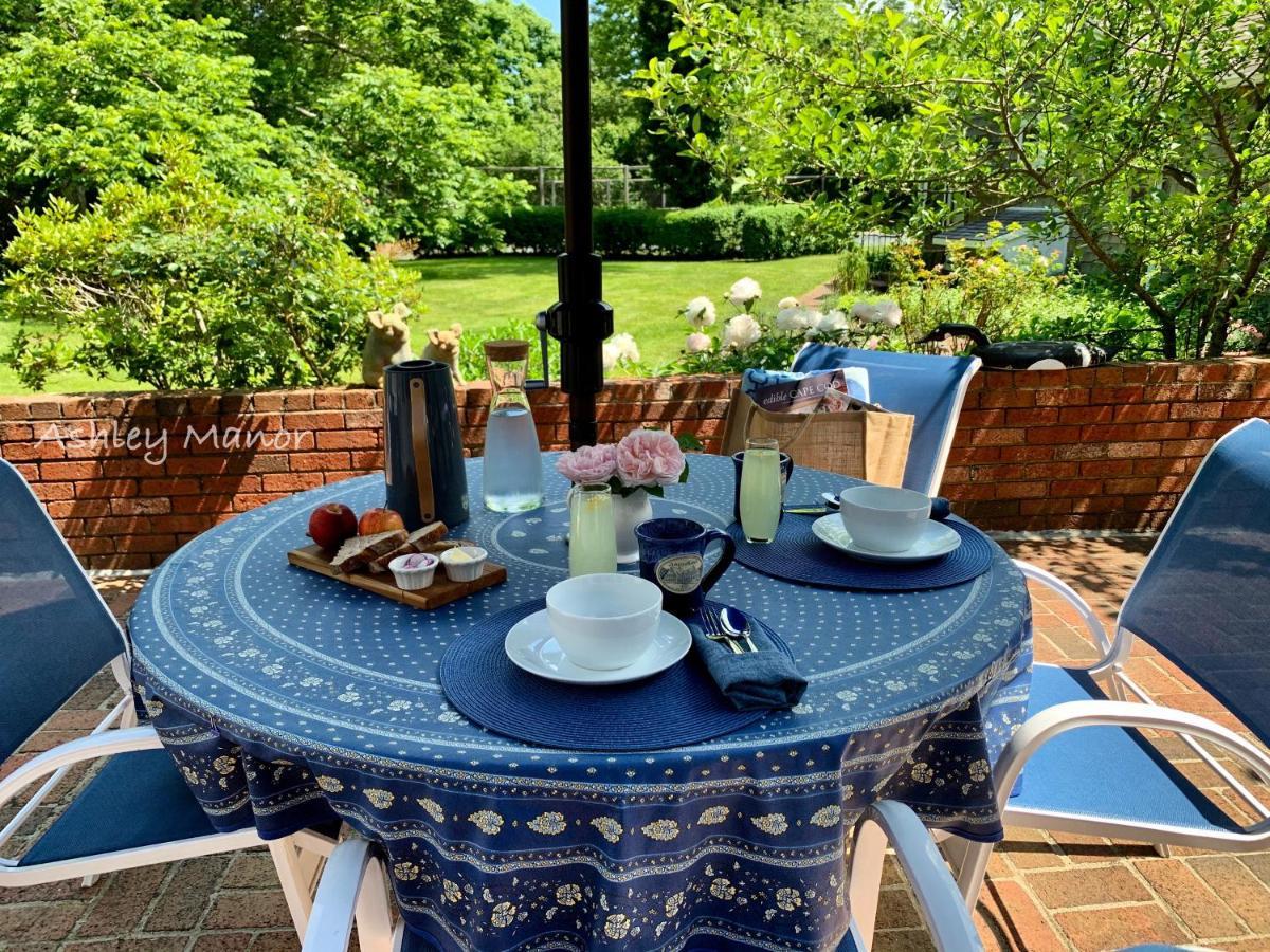 Ashley Manor Bed & Breakfast Barnstable Exterior photo