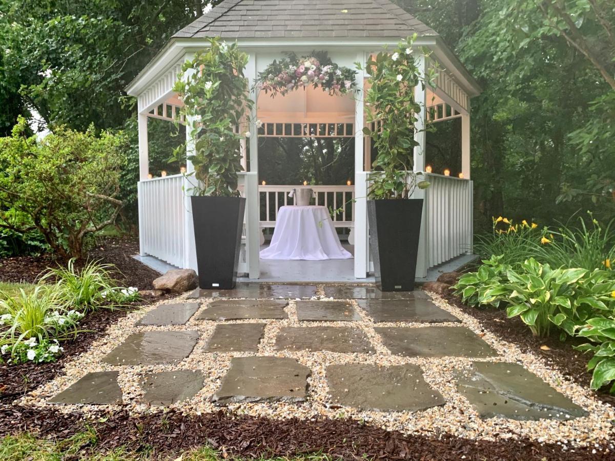 Ashley Manor Bed & Breakfast Barnstable Exterior photo