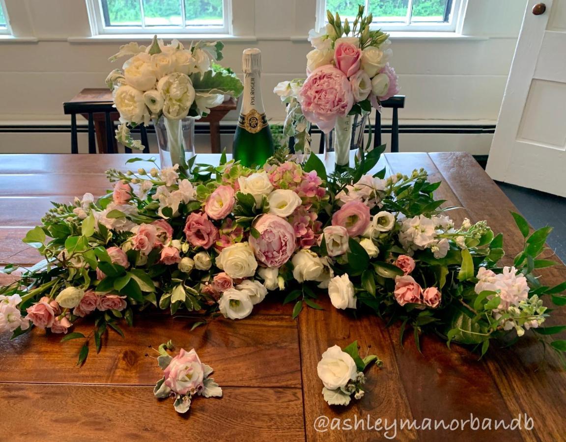 Ashley Manor Bed & Breakfast Barnstable Exterior photo