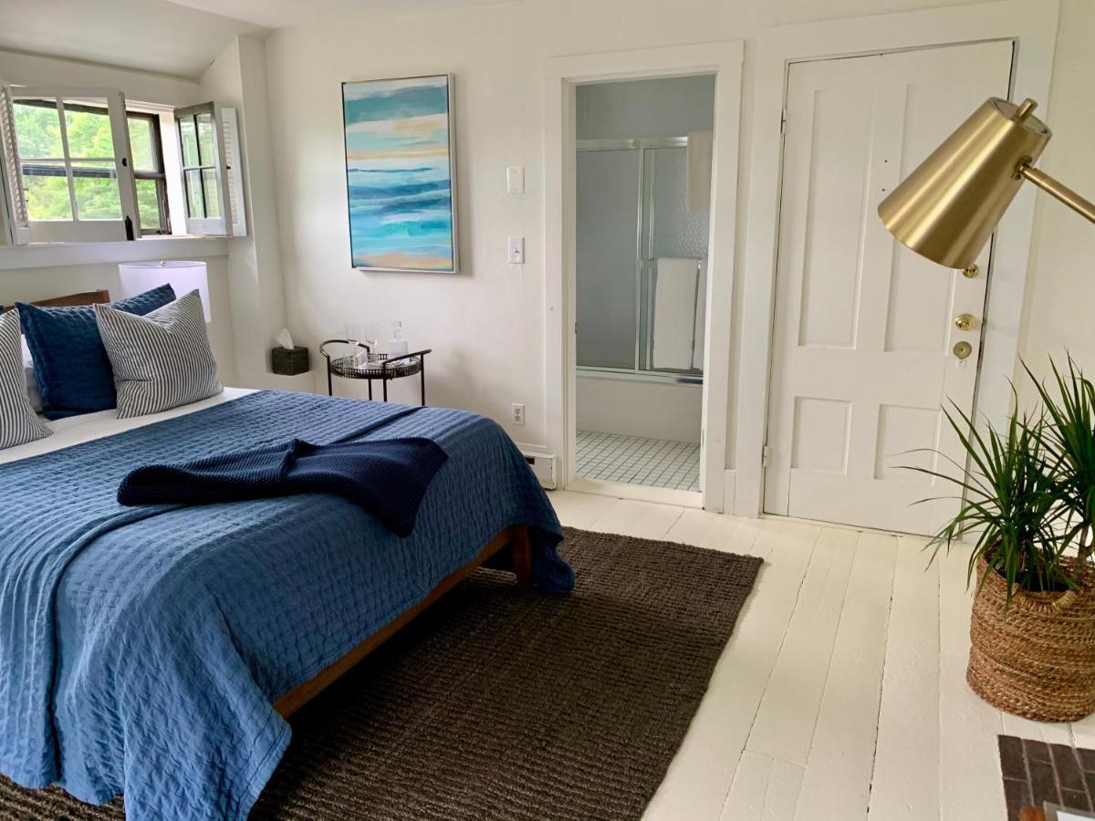 Ashley Manor Bed & Breakfast Barnstable Exterior photo