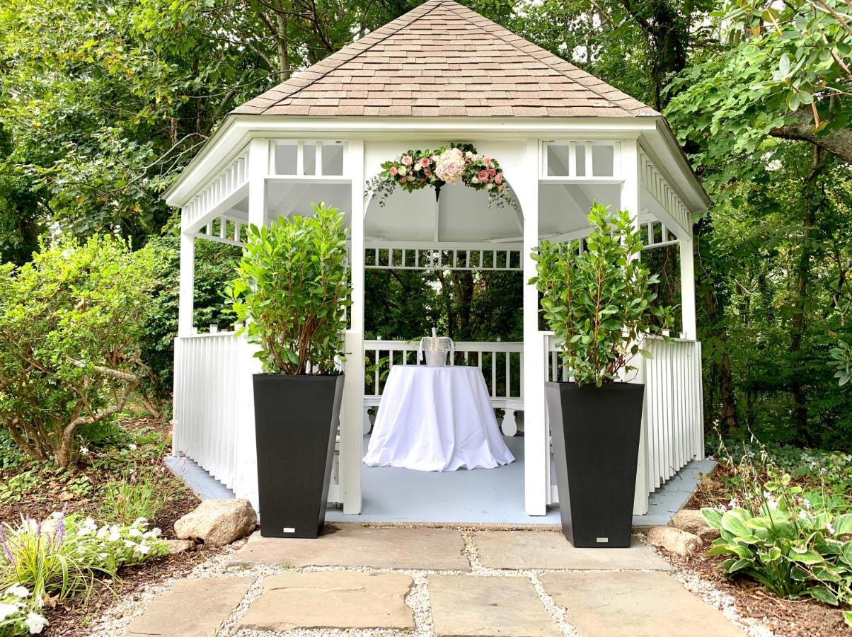Ashley Manor Bed & Breakfast Barnstable Exterior photo