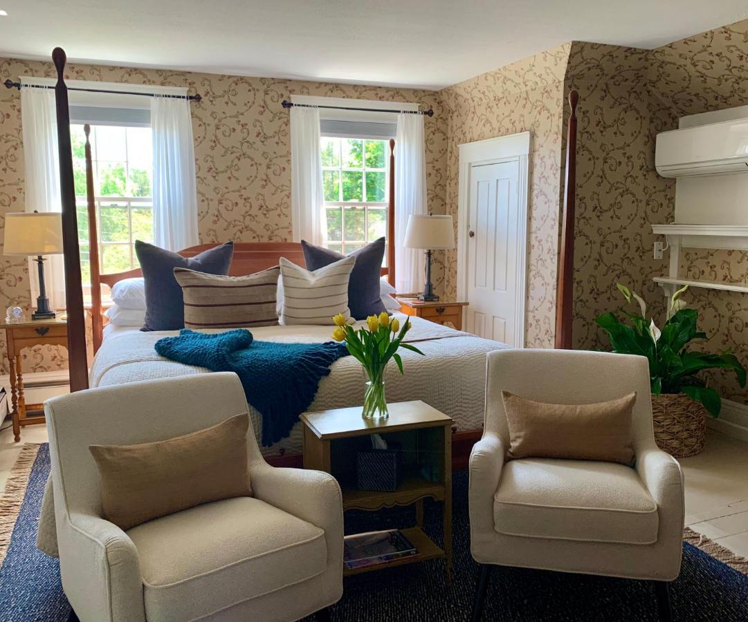 Ashley Manor Bed & Breakfast Barnstable Exterior photo