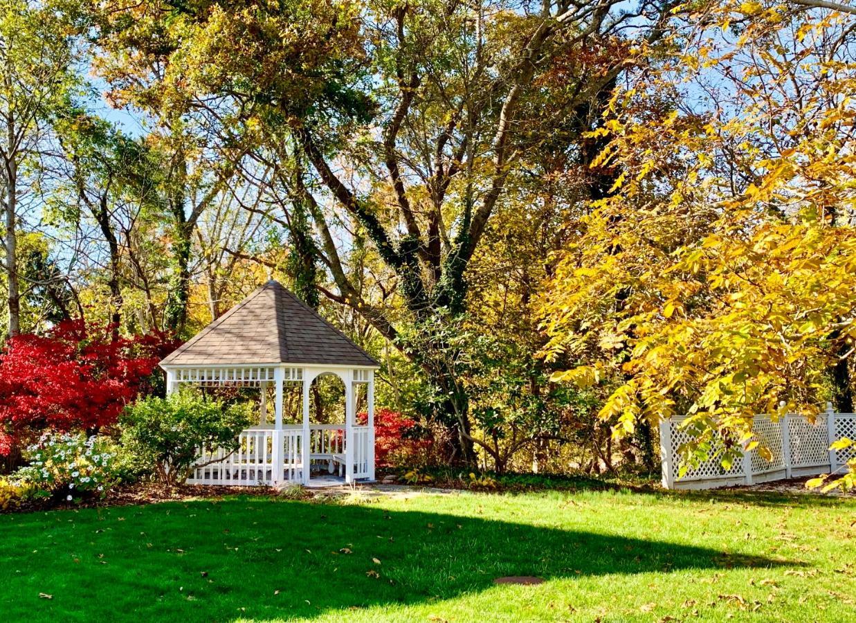 Ashley Manor Bed & Breakfast Barnstable Exterior photo