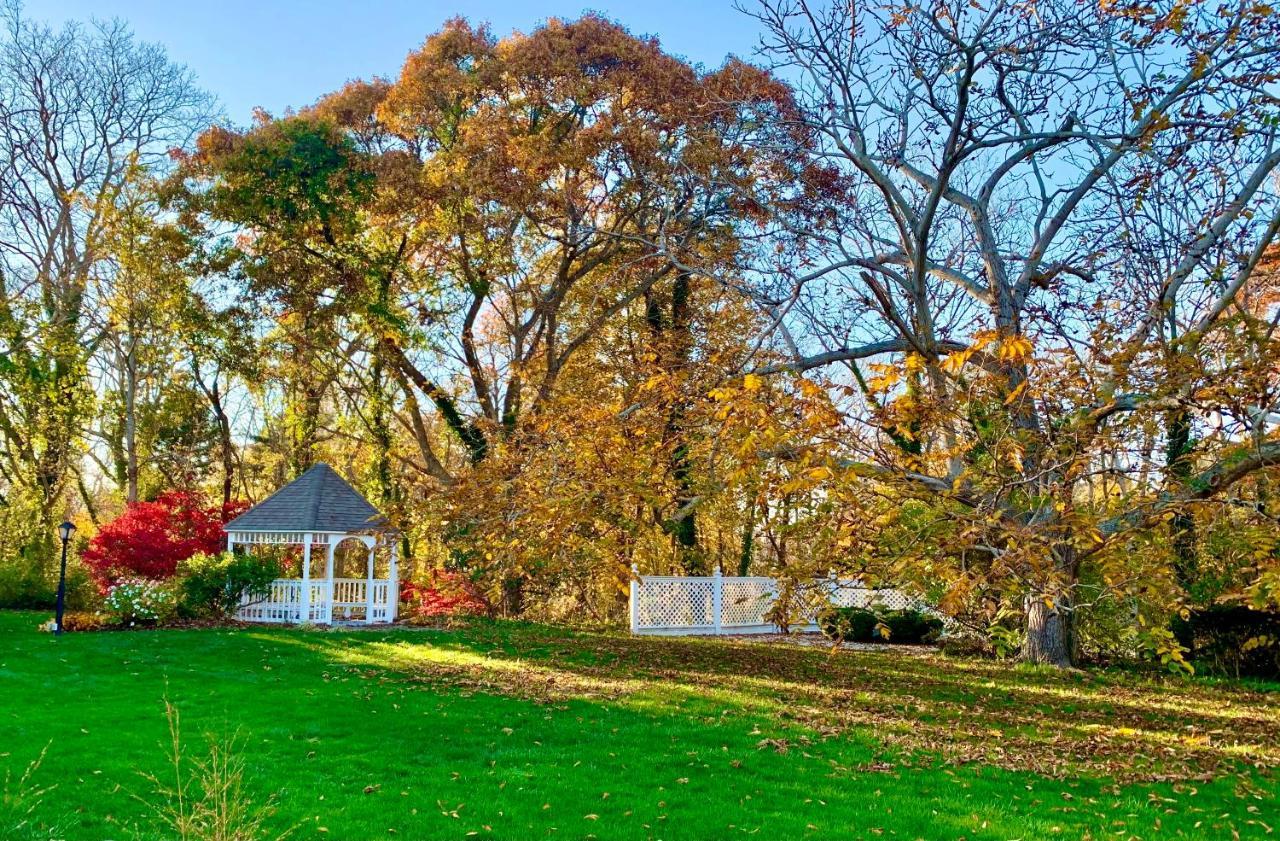 Ashley Manor Bed & Breakfast Barnstable Exterior photo