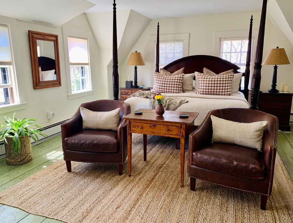 Ashley Manor Bed & Breakfast Barnstable Exterior photo