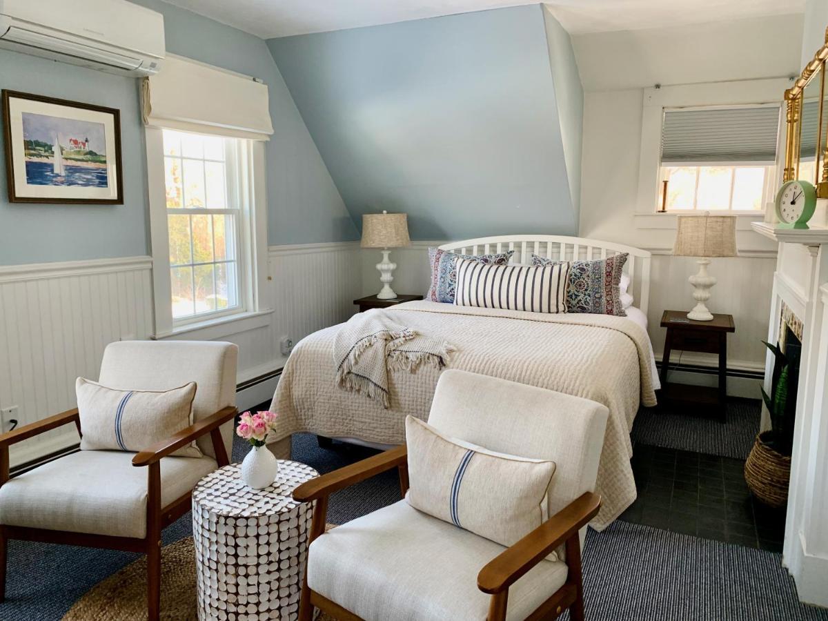 Ashley Manor Bed & Breakfast Barnstable Exterior photo