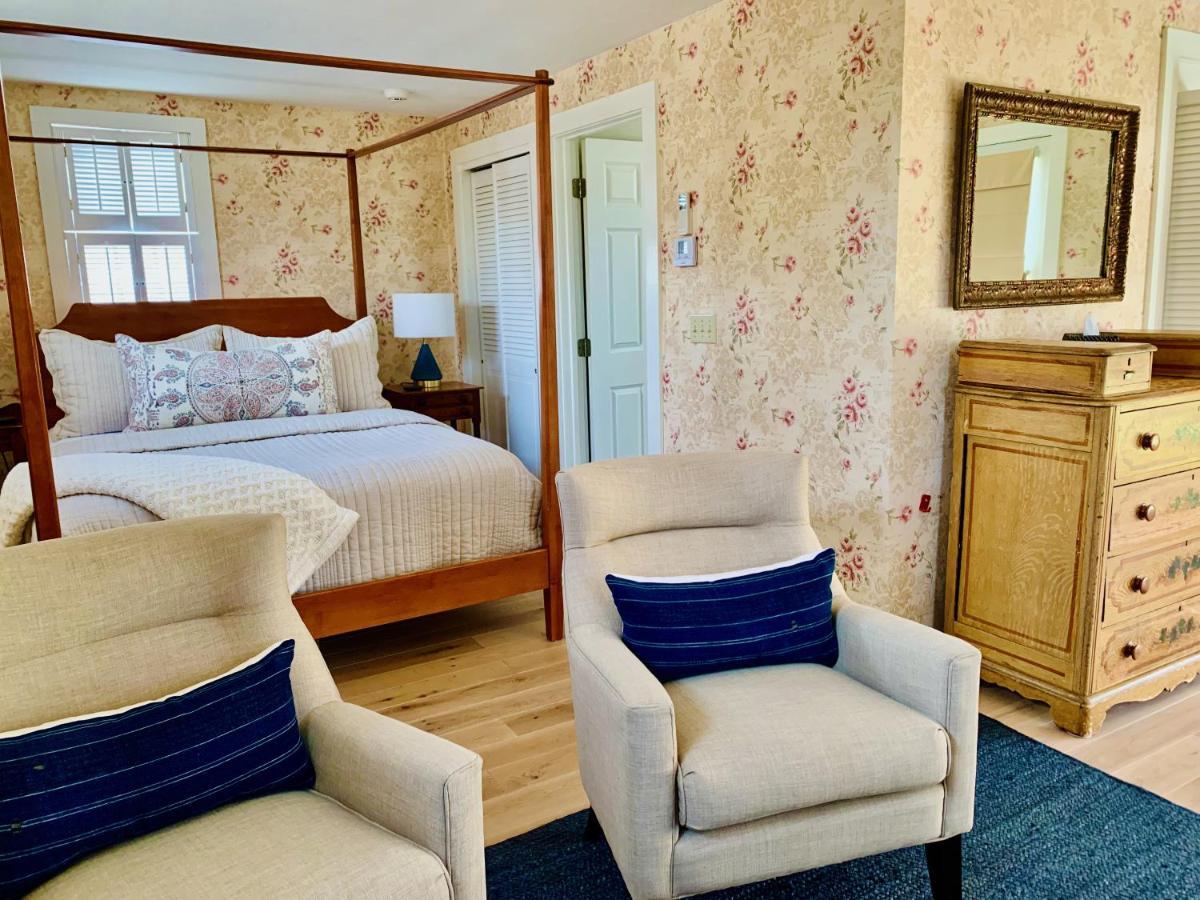 Ashley Manor Bed & Breakfast Barnstable Exterior photo