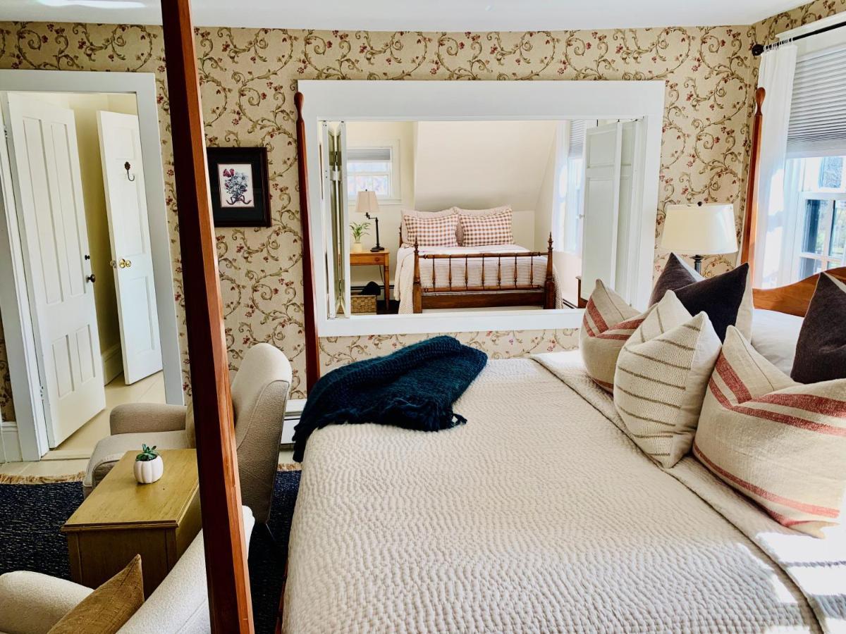 Ashley Manor Bed & Breakfast Barnstable Exterior photo