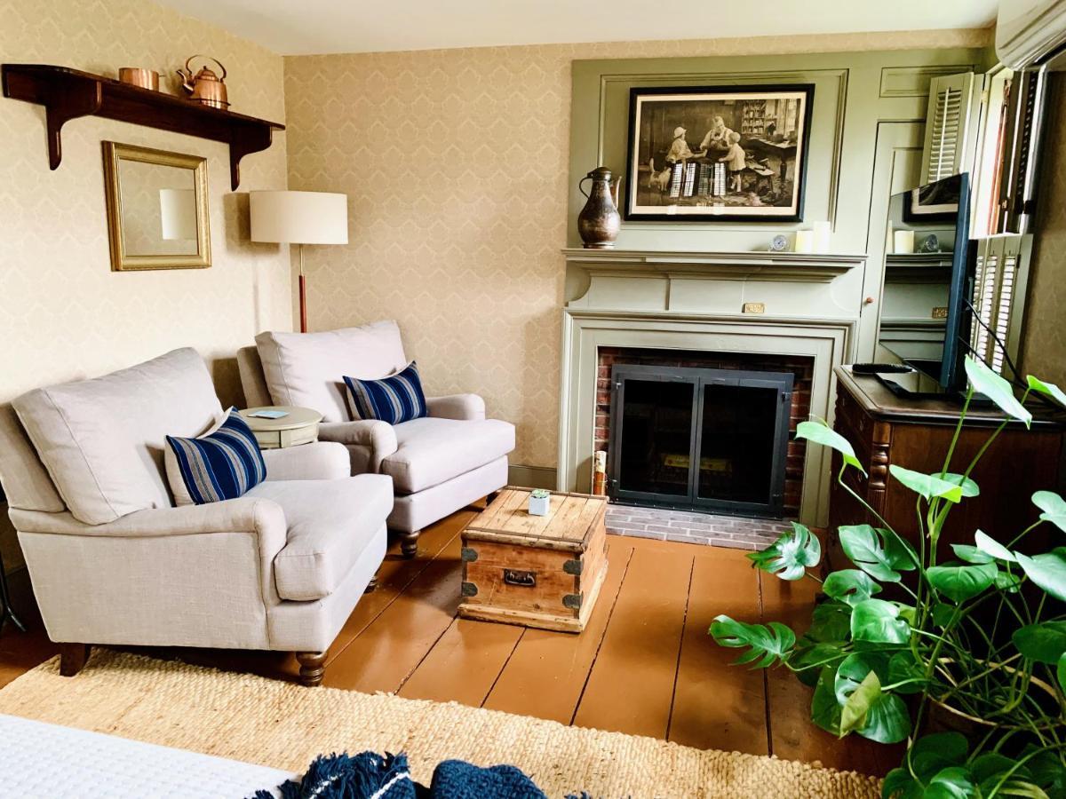 Ashley Manor Bed & Breakfast Barnstable Exterior photo