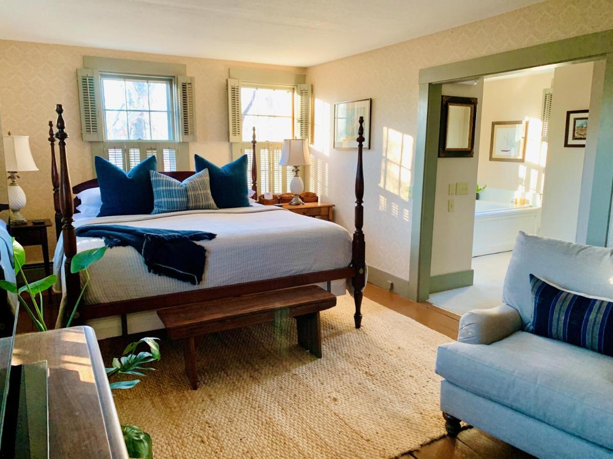 Ashley Manor Bed & Breakfast Barnstable Exterior photo