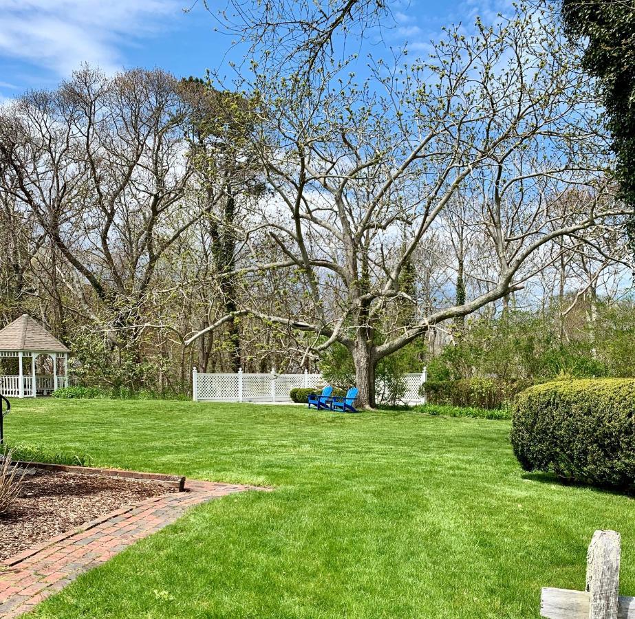 Ashley Manor Bed & Breakfast Barnstable Exterior photo